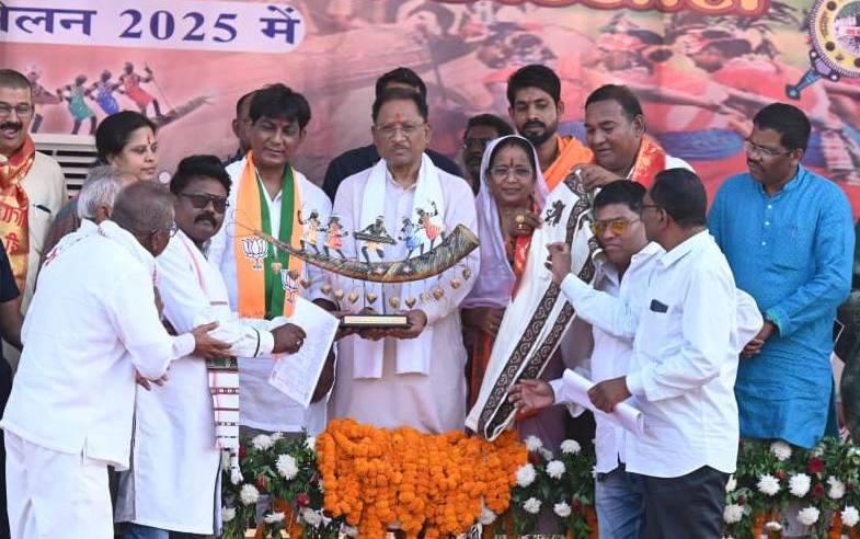 CG News: मुख्यमंत्री विष्णु देव साय खल्लारी में कंवर-पैंकरा समाज के महासभा में हुए शामिल, 55 लाख रूपए के विकास कार्यों की घोषणा की…