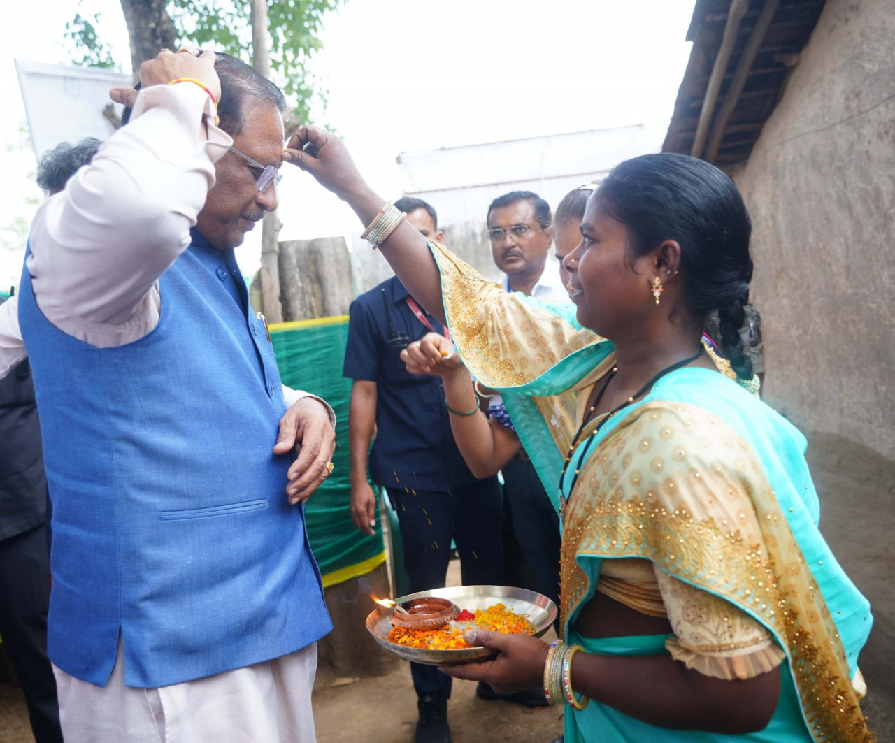 CG News- मुख्यमंत्री विष्णु देव साय ने किया मोर दुआर-साय सरकार महाअभियान का शुभारंभ, कहा- पात्र परिवारों को पक्का मकान दिलाना हमारी जिम्मेदारी…