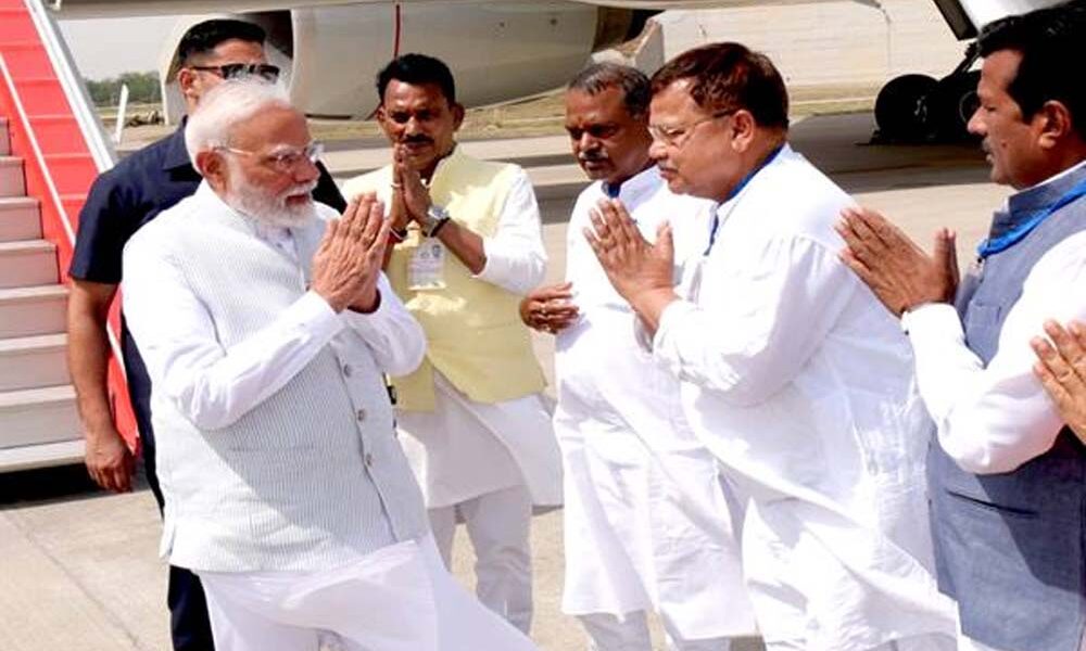 MP News: प्रधानमंत्री मोदी का ग्वालियर आगमन पर हुआ स्वागत – प्रभारी मंत्री, मंत्रिगण एवं वरिष्ठ अधिकारियों ने की विमानतल पर अगवानी…