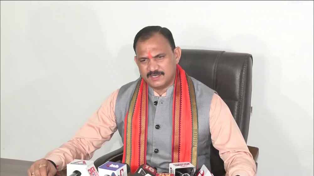 कोरोना के नए वैरियंट को लेकर देश-दुनिया में मची हलचल, स्वास्थ्य मंत्री जायसवाल ने दूर चिंता कोरोना के नए वैरियंट को लेकर देश-दुनिया में मची हलचल, स्वास्थ्य मंत्री जायसवाल ने दूर चिंता