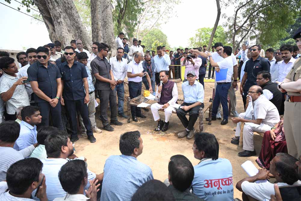 सुशासन तिहार 2025 के अंतर्गत मुख्यमंत्री  साय का आकस्मिक दौरा