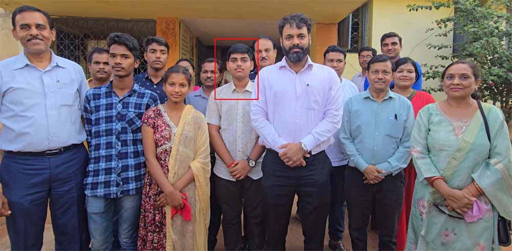 संकल्प जशपुर के नमन खुटियाँ 10वीं बोर्ड परीक्षा में स्टेट टॉपर