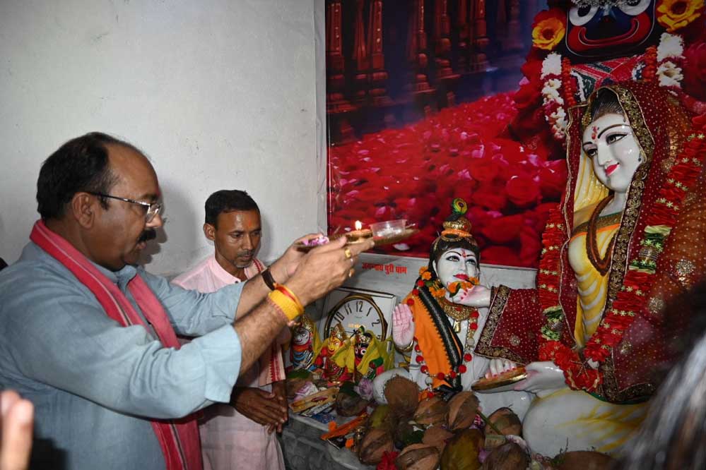 उप मुख्यमंत्री अरुण साव कर्मा माता मंदिर प्राण प्रतिष्ठा एवं सम्मान समारोह में हुए शामिल