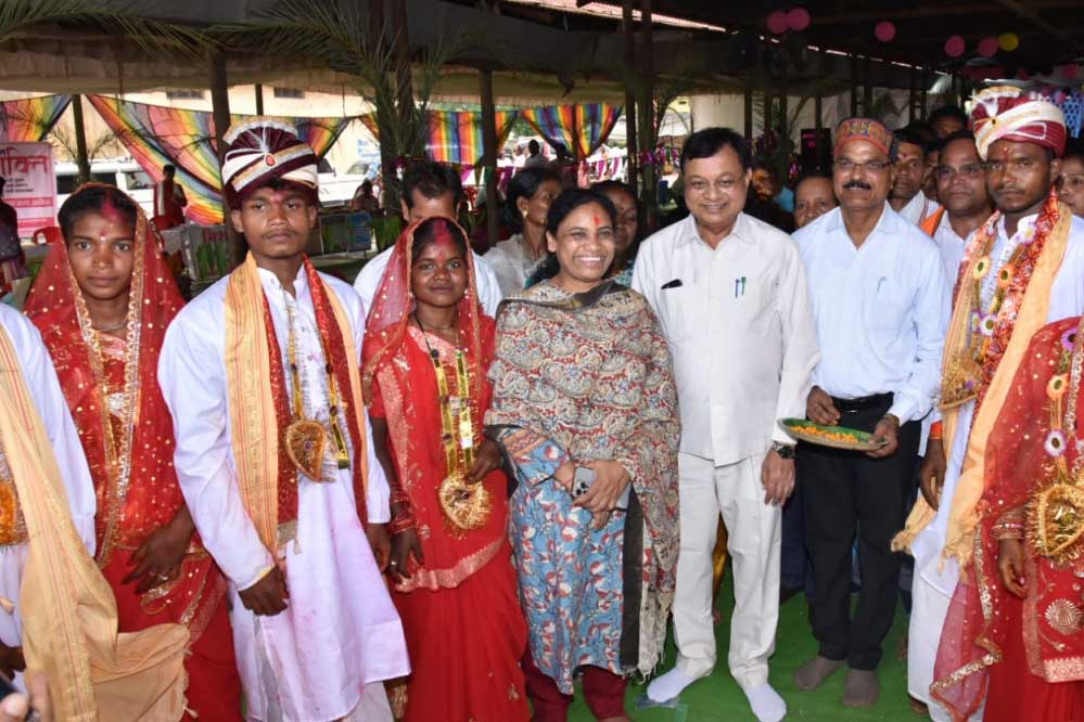 रायपुर : मुख्यमंत्री कन्या विवाह योजना के तहत 48 जोड़े परिणय सूत्र में बंधे