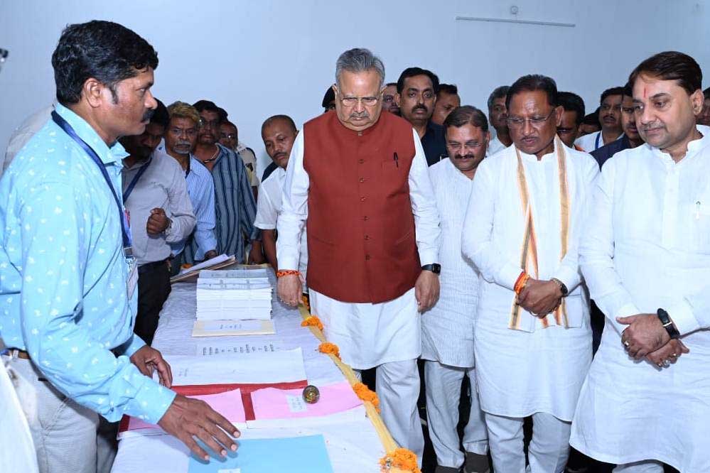 रायपुर : मुख्यमंत्री विष्णु देव साय ने शासकीय क्षेत्रीय मुद्रणालय के नवीन भवन का किया लोकार्पण