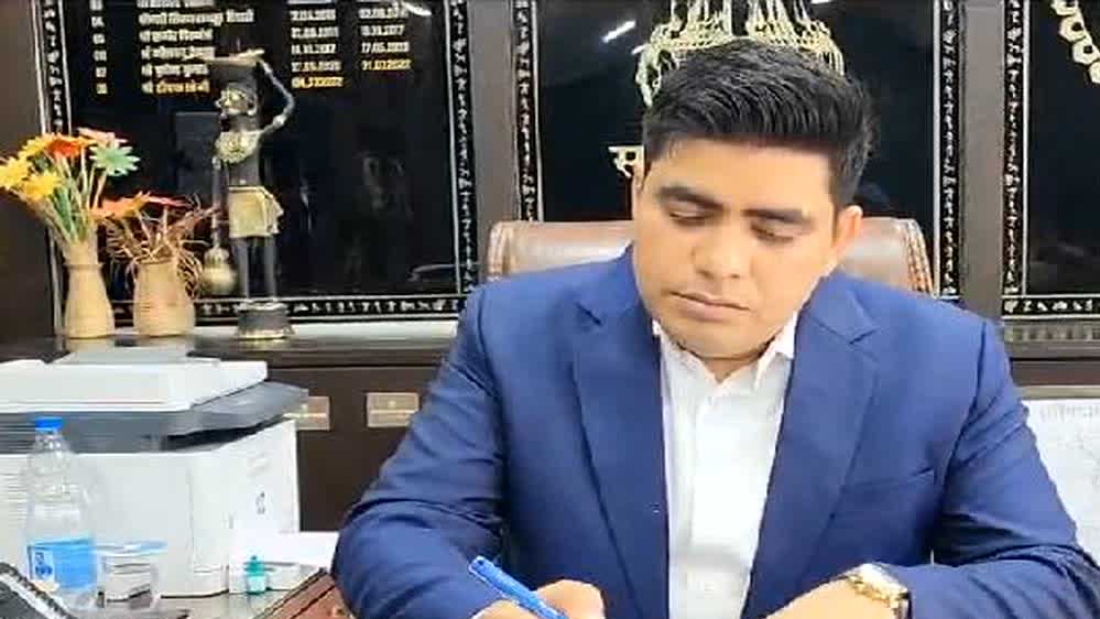 दंतेवाड़ा : कलेक्टर ने ली साप्ताहिक समय-सीमा की बैठक