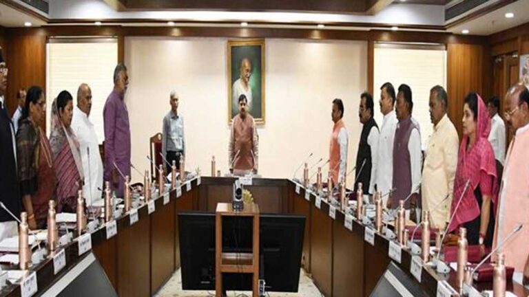 MP NEWS: प्रधानमंत्री नरेन्द्र मोदी को मंत्रि-परिषद ने ऑपरेशन सिंदूर की सफलता के लिए दी बधाई… MP NEWS: प्रधानमंत्री नरेन्द्र मोदी को मंत्रि-परिषद ने ऑपरेशन सिंदूर की सफलता के लिए दी बधाई…