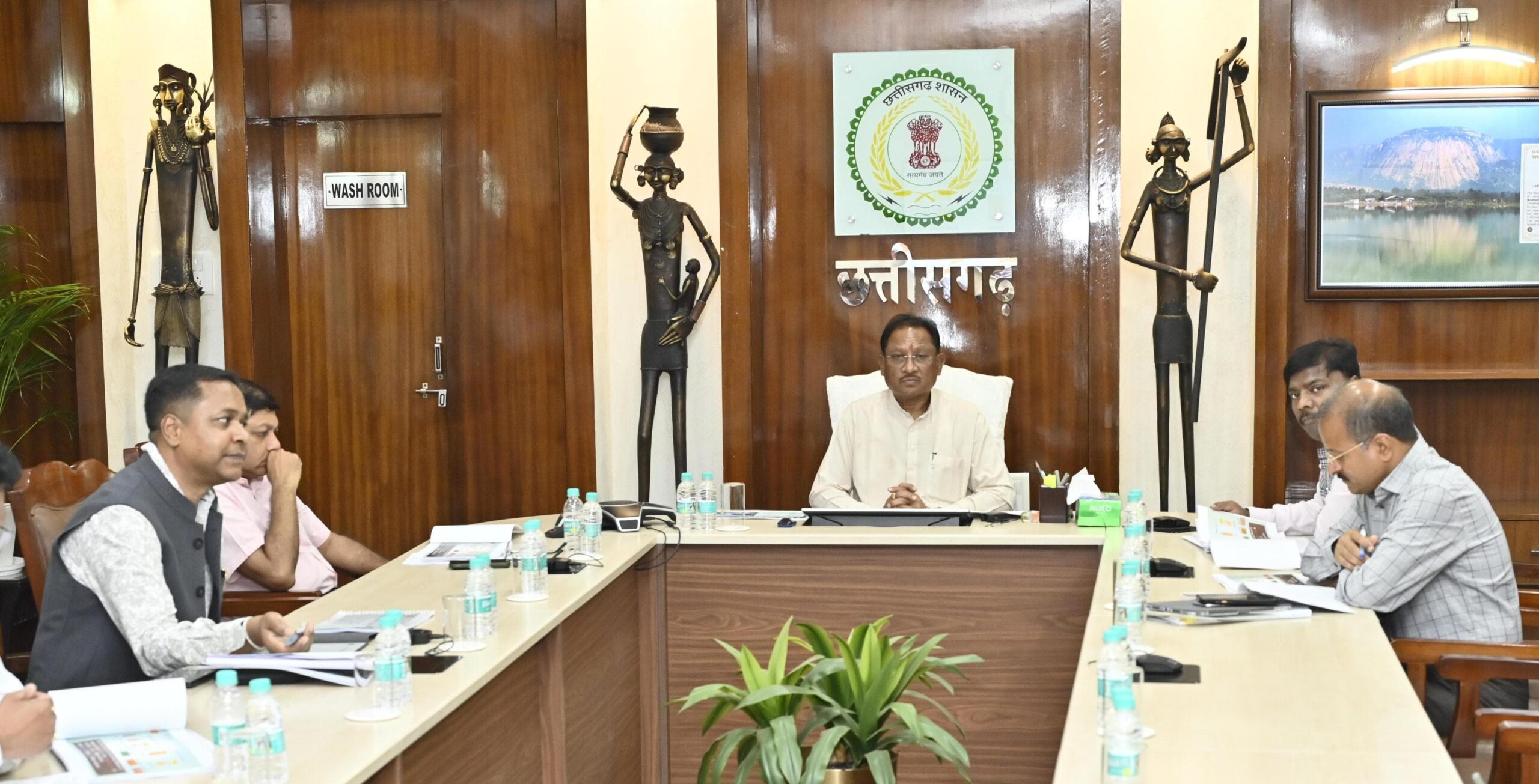 किसानों को मिले सिंचाई परियोजनाओं का लाभ : मुख्यमंत्री श्री विष्णु देव साय किसानों को मिले सिंचाई परियोजनाओं का लाभ : मुख्यमंत्री श्री विष्णु देव साय