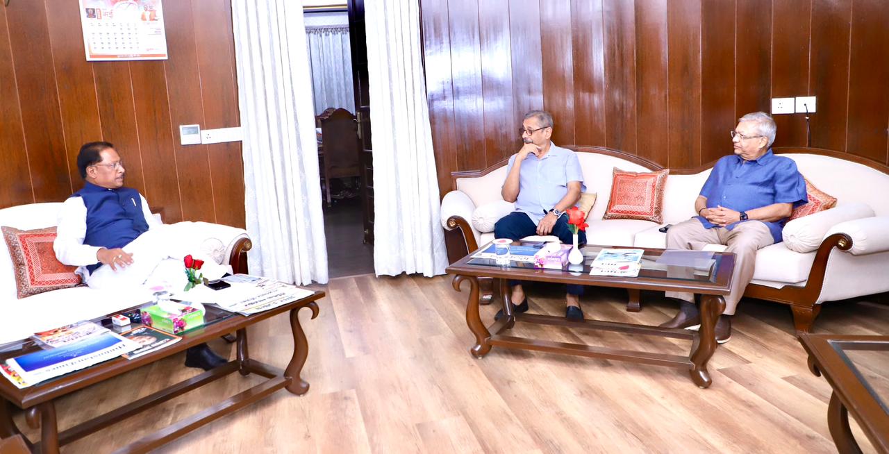 CG News- छत्तीसगढ़ में स्वास्थ्य और उद्योग क्षेत्र में निवेश की नई पहल: मुख्यमंत्री साय से उद्योग समूहों की महत्वपूर्ण मुलाकात, स्वास्थ्य और उद्योग पर फोकस….