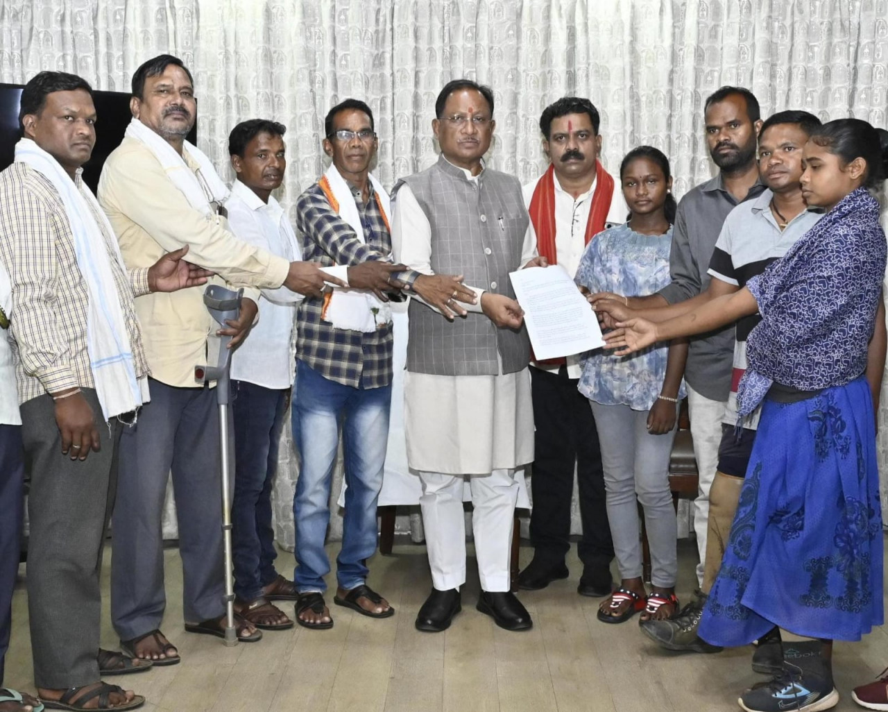 CG News- बस्तर को नक्सलवाद से पूर्णतः मुक्त कराने के लिए सरकार पूरी तरह प्रतिबद्ध : मुख्यमंत्री विष्णु देव साय…