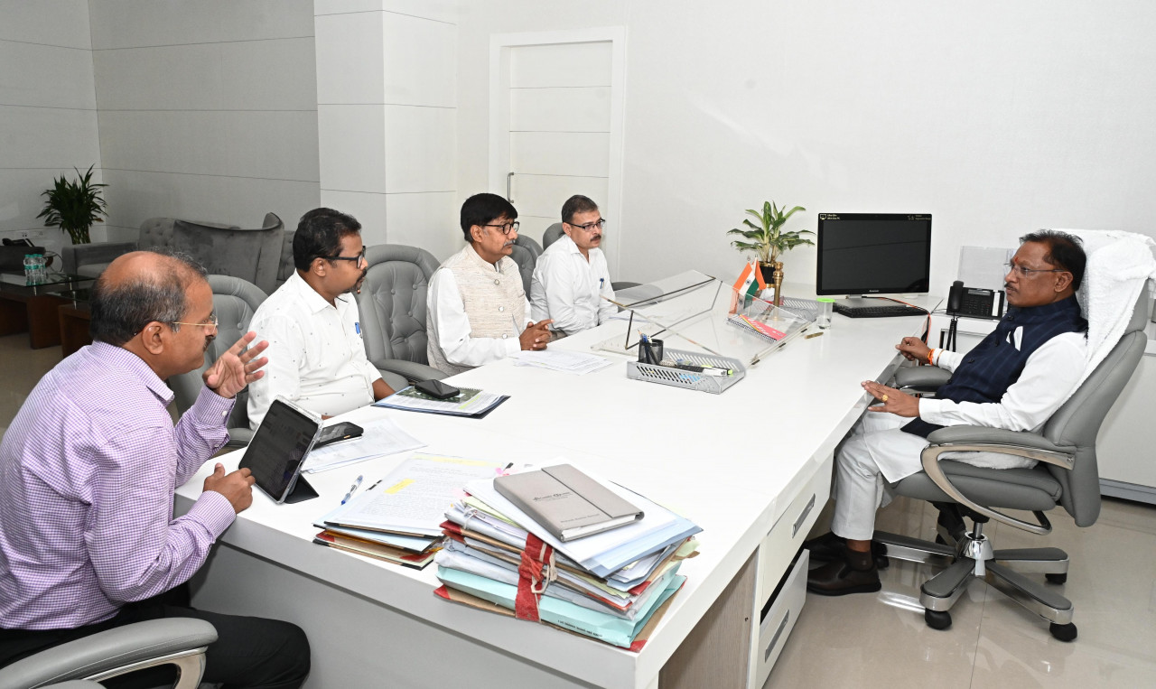 CG News: मुख्यमंत्री विष्णुदेव साय ने कर्रेगुट्टा पहाड़ी पर जारी एंटी नक्सल ऑपेरशन का अपडेट लिया…