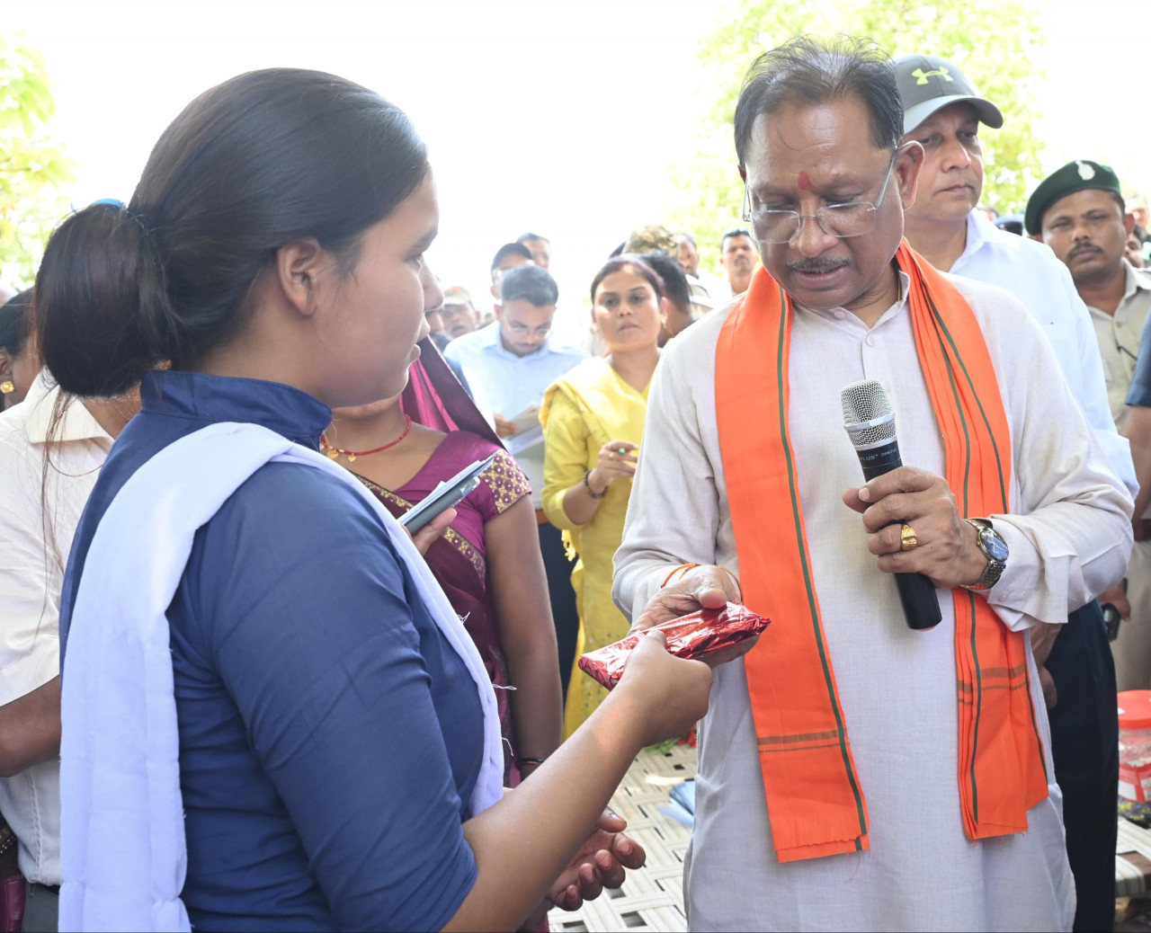 CG NEWS- शिक्षा की ओर बढ़ते कदम: बैगा समुदाय की छात्रा ने हासिल की सफलता, अच्छे अंक लाने पर मुख्यमंत्री ने किया सम्मानित…