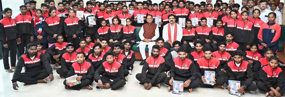 खूब पढ़ें और आगे बढ़ें, सरकार आपके साथ है : मुख्यमंत्री साय