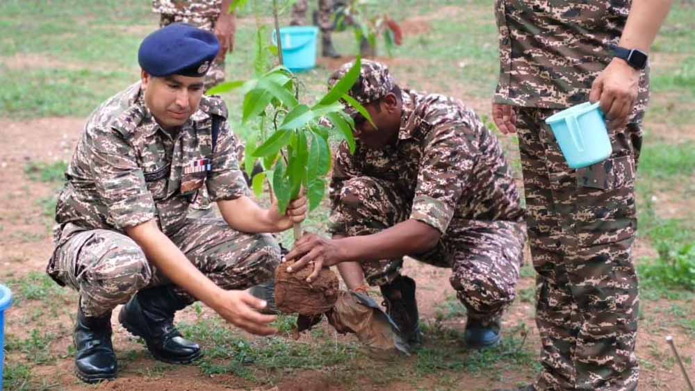 विश्व पर्यावरण दिवस के उपलक्ष में 65 वीं वाहिनी CRPF के F/ समवाय कुल्हाड़ीघाट में वृक्षारोपण का कार्यक्रम विश्व पर्यावरण दिवस के उपलक्ष में 65 वीं वाहिनी CRPF के F/ समवाय कुल्हाड़ीघाट में वृक्षारोपण का कार्यक्रम