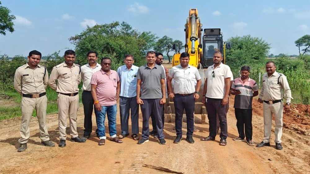 रेत माफियाओं के बुलंद हौसले: अवैध खनन, खनिज और राजस्व विभाग ने जब्त की 2 चेन माउंटेन