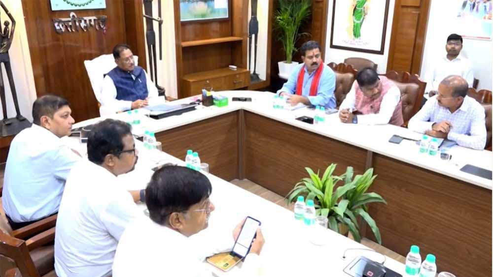 सीएम साय ने केंद्रीय गृह मंत्री के प्रवास को लेकर आज अधिकारियों की बैठक ली, तैयारियों को लेकर दिए निर्देश