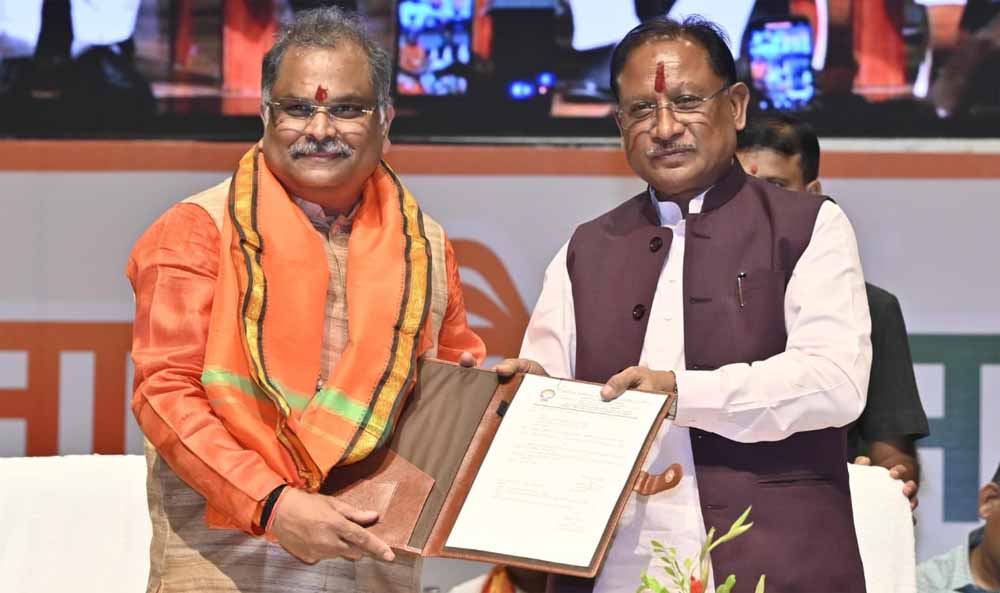 सीएम साय ने स्टेट बेवरेजेस कार्पोरेशन के अध्यक्ष के शपथ ग्रहण समारोह में कहा- आबकारी विभाग में 90 उप निरीक्षक, 200 आरक्षकों की होगी भर्ती