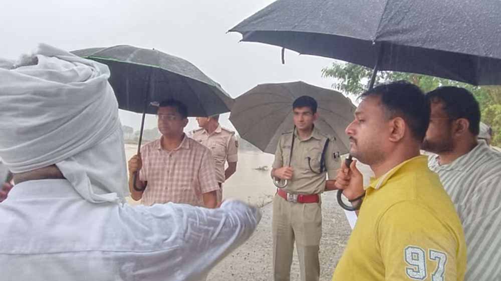 झारखंड में तेज बारिश के बाद नालंदा जिले की लोकायन नदी का अचानक बढ़ा जलस्तर, बाढ़ जैसे हालात झारखंड में तेज बारिश के बाद नालंदा जिले की लोकायन नदी का अचानक बढ़ा जलस्तर, बाढ़ जैसे हालात