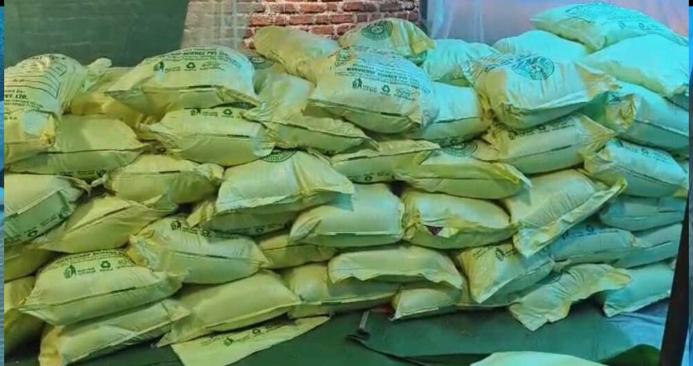 अंबिकापुर जिला प्रशासन और कृषि विभाग ने मिलकर धान और मक्के के नकली बीज बनाने वाली फैक्ट्री का पर्दाफाश किया