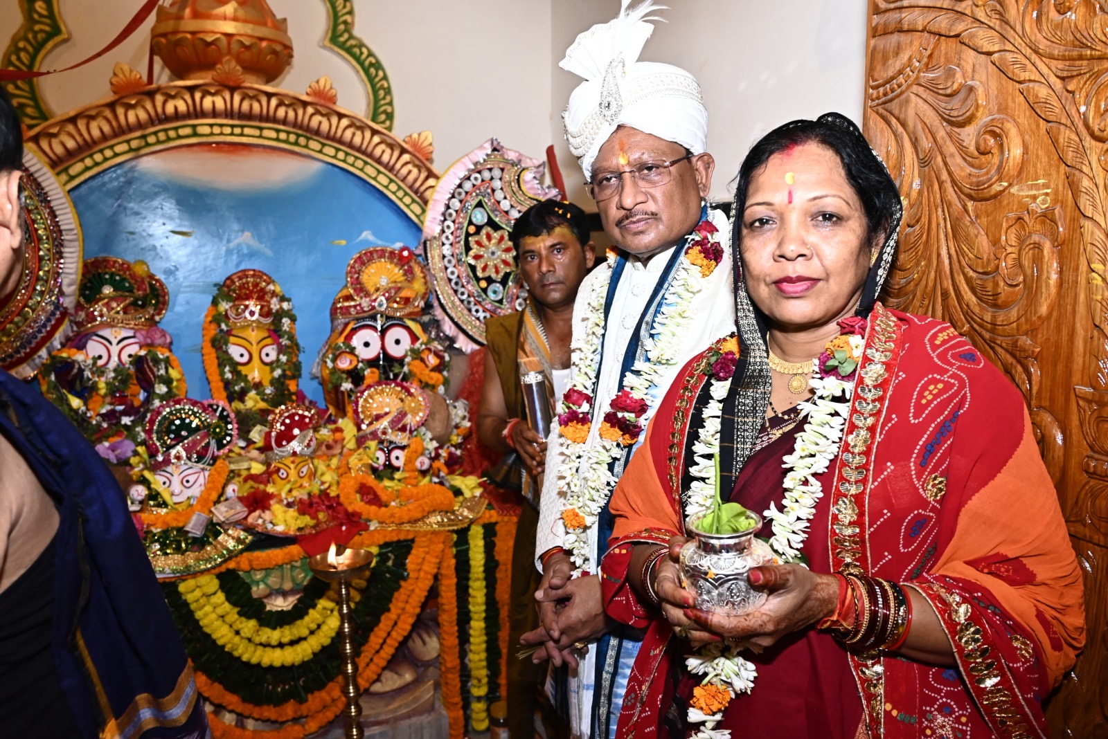 मुख्यमंत्री विष्णुदेव साय रथयात्रा में हुए शामिल, निभाई छेरा-पहरा की रस्म,परंपरागत श्रद्धा-भक्ति और उल्लास के वातावरण में निकाली गई भव्य रथयात्रा..