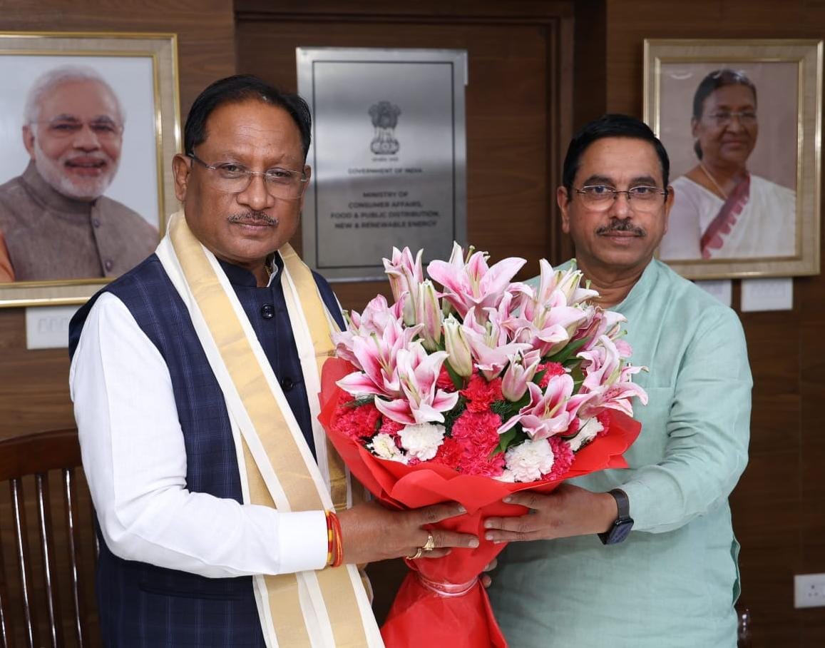 CG NEWS: मुख्यमंत्री विष्णुदेव साय ने केंद्रीय मंत्री प्रल्हाद जोशी से की सौजन्य भेंट… CG NEWS: मुख्यमंत्री विष्णुदेव साय ने केंद्रीय मंत्री प्रल्हाद जोशी से की सौजन्य भेंट…