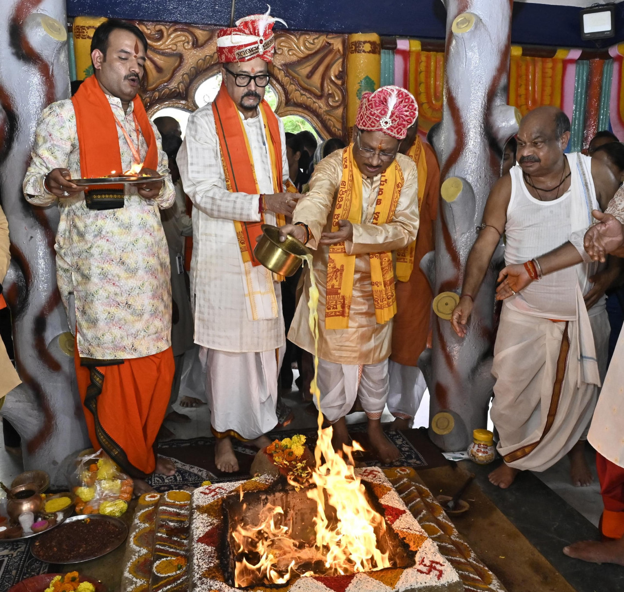 CG NEWS: मुख्यमंत्री विष्णु देव साय भगवान जगन्नाथ की रथ यात्रा में हुए शामिल : छेरापहरा की रस्म अदायगी कर मांगा प्रदेशवासियों के लिए आशीर्वाद…