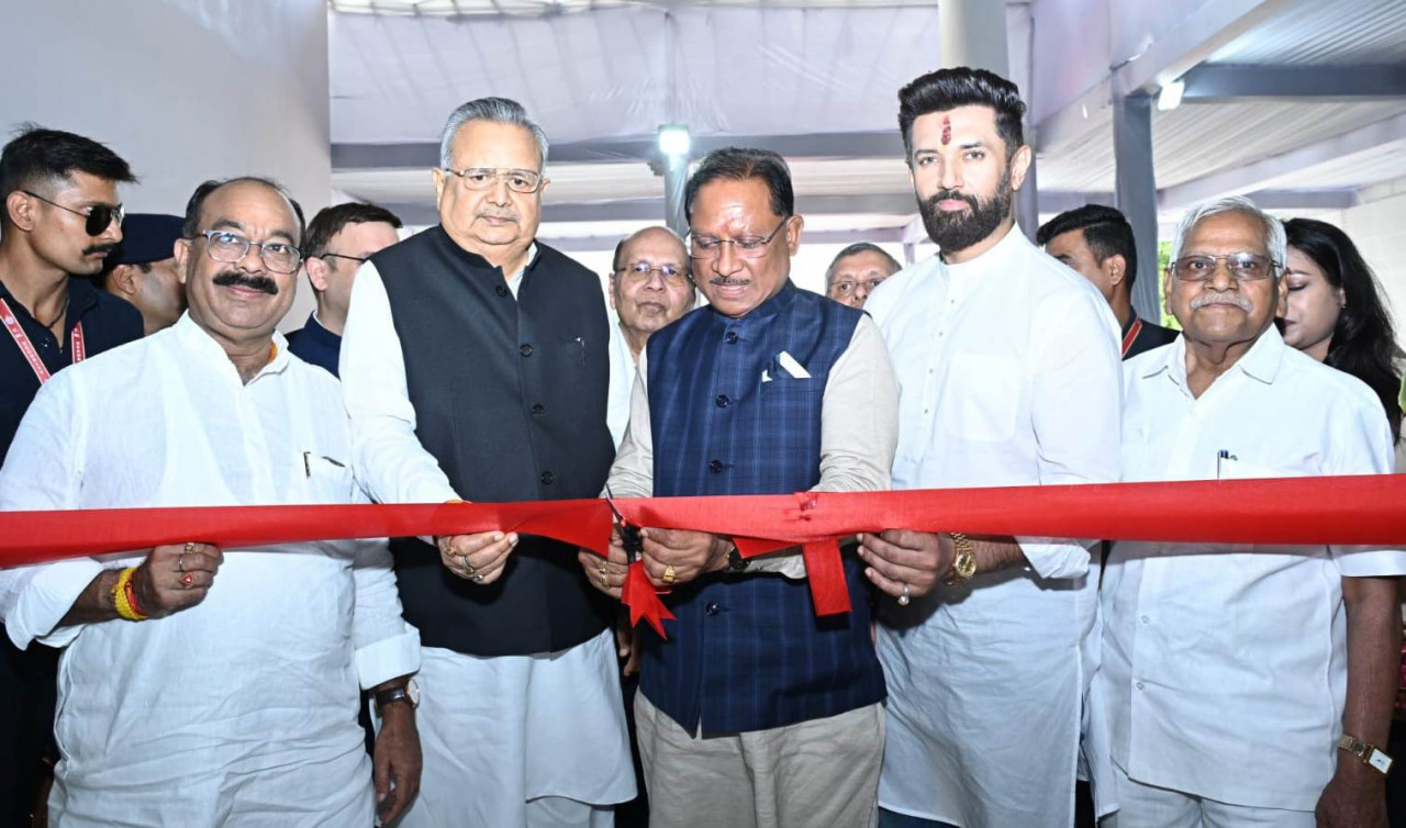 CG NEWS: आईबीसी 24 के नए स्टूडियो का शुभारंभ, मुख्यमंत्री ने कहा– छत्तीसगढ़ को मिलेगी मीडिया जगत में नई पहचान… CG NEWS: आईबीसी 24 के नए स्टूडियो का शुभारंभ, मुख्यमंत्री ने कहा– छत्तीसगढ़ को मिलेगी मीडिया जगत में नई पहचान…