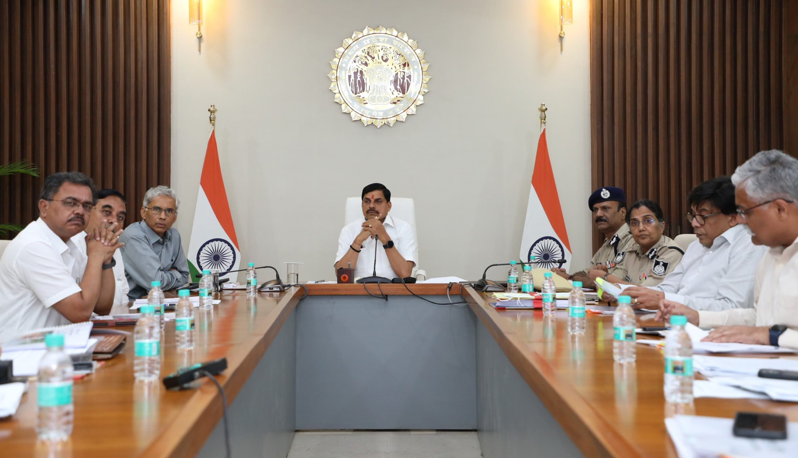 MP News: वर्षाकाल से जुड़ी दिक्कतों का समाधान तत्परता पूर्वक करें: मुख्यमंत्री डॉ. यादव… MP News: वर्षाकाल से जुड़ी दिक्कतों का समाधान तत्परता पूर्वक करें: मुख्यमंत्री डॉ. यादव…