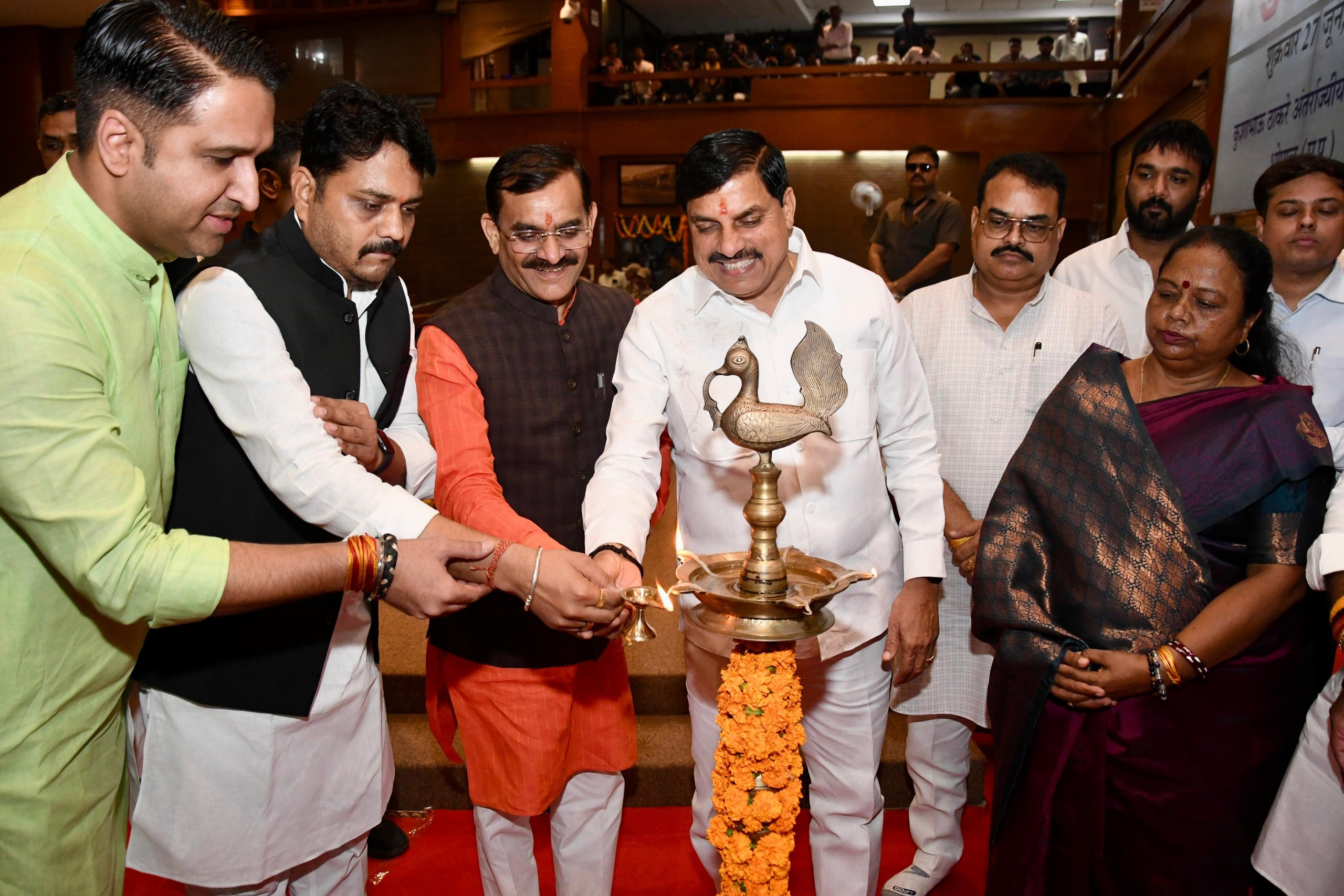 MP News- मुख्यमंत्री डॉ. मोहन यादव ने युवा संसद में युवाओं से किया संवाद, कहा- आपातकाल संविधान की हत्या थी…