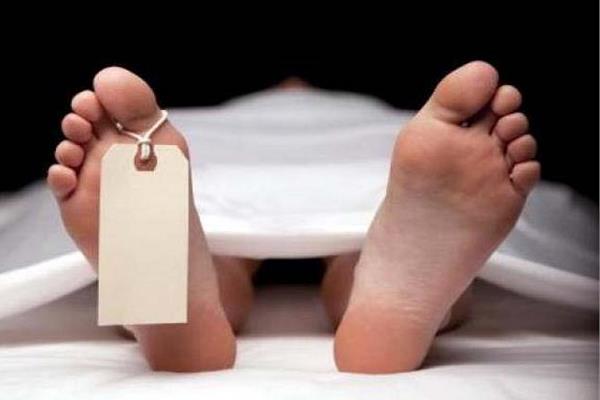 CG Crime: डिलीवरी के बाद दर्द से कराहती रही महिला, डॉक्टर की गैरमौजूदगी में वार्ड ब्वॉय ने लगाया इंजेक्शन, मौत पर परिजनों ने अस्पताल में मचाया हंगामा…