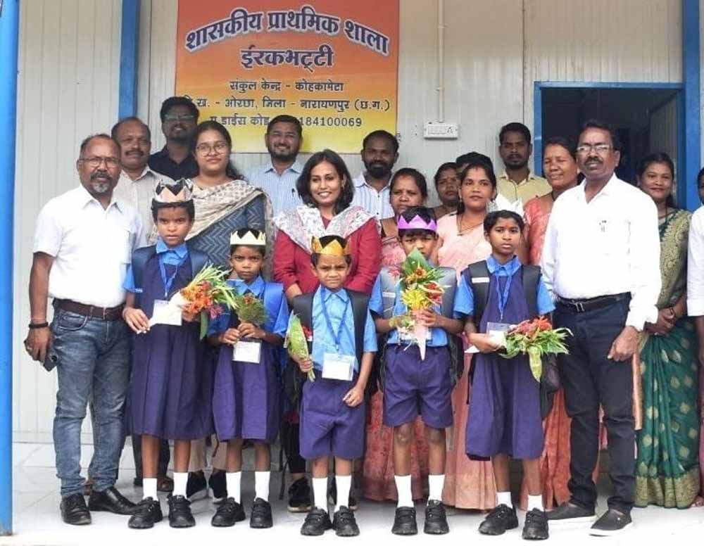 ईरकभट्टी के बच्चों की आँखों में लौटी चमक, बंद स्कूल में फिर से गूंजे क, ख, ग….. ईरकभट्टी के बच्चों की आँखों में लौटी चमक, बंद स्कूल में फिर से गूंजे क, ख, ग…..