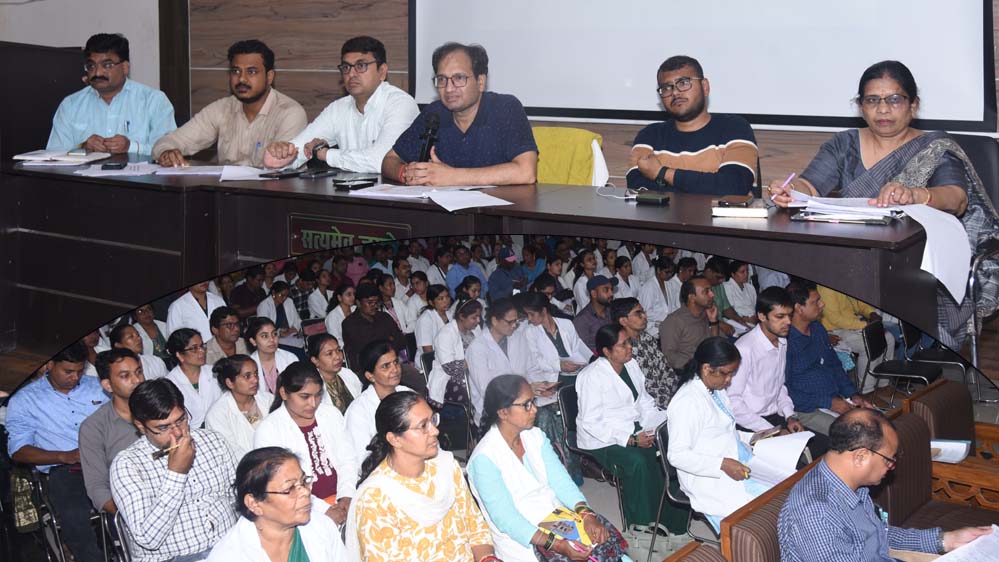 कलेक्टर ने की स्वास्थ्य विभाग के कामकाज की समीक्षा कलेक्टर ने की स्वास्थ्य विभाग के कामकाज की समीक्षा