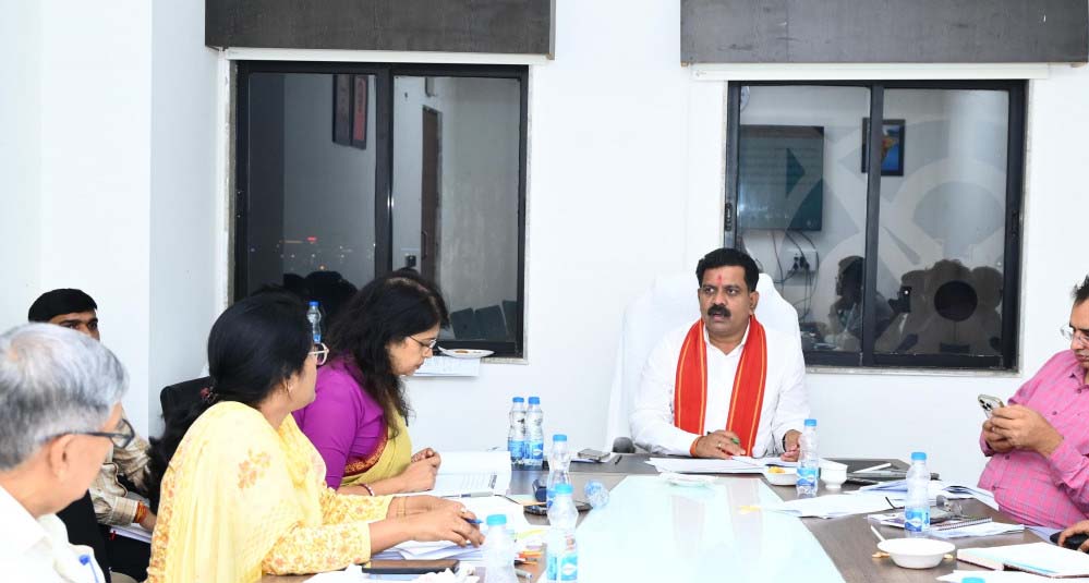 रायपुर : उपमुख्यमंत्री विजय शर्मा की अध्यक्षता में पंचायत विभाग की बैठक सम्पन्न