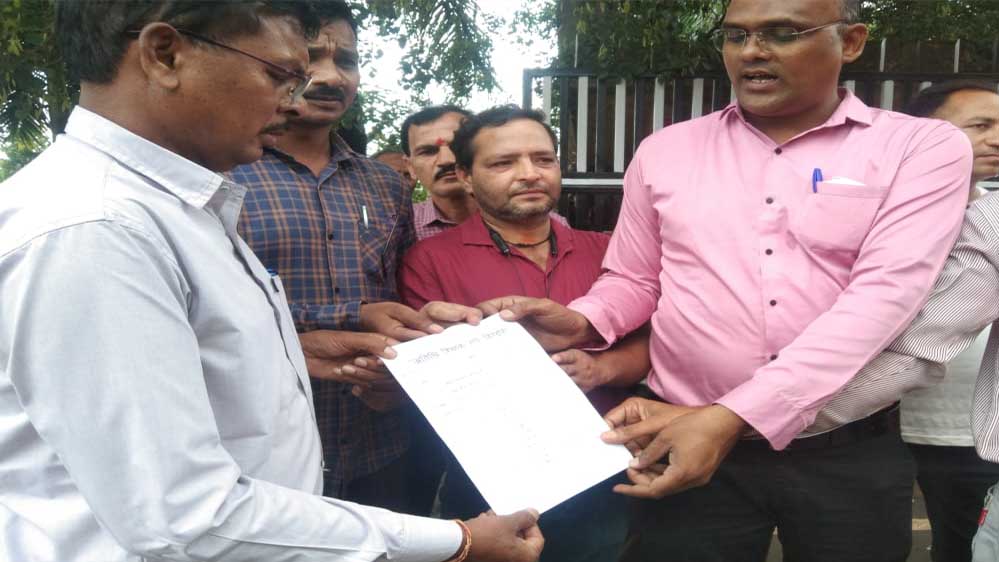 अतिथि शिक्षकों ने मुख्यमंत्री के नाम तहसीलदार को सोपा ज्ञापन‌‌