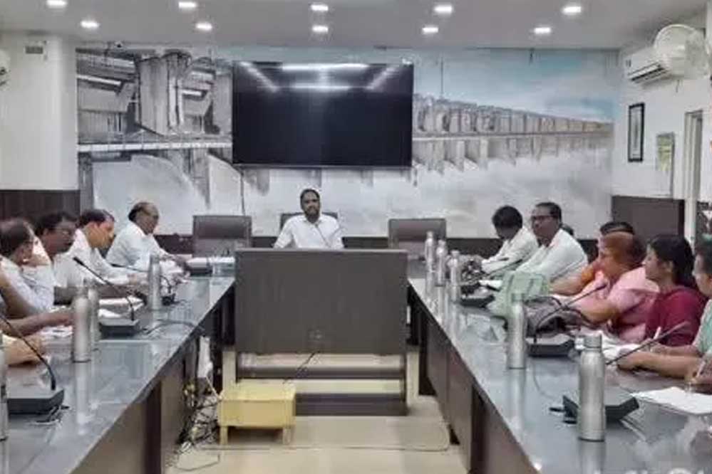 धमतरी : टीएल मीटिंग : बाढ़ प्रभावित क्षेत्रों में राशन और दवाईयां की उपलब्धता करें सुनिश्चित