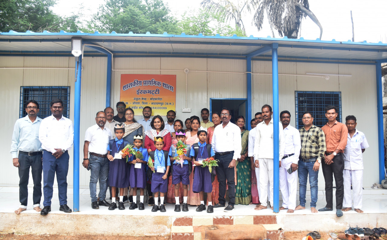 CG NEWS: माओवादी छाया से उबरा ईरकभट्टी गांव, ‘नियद नेल्लानार’ योजना से शिक्षा बना बदलाव का आधार….