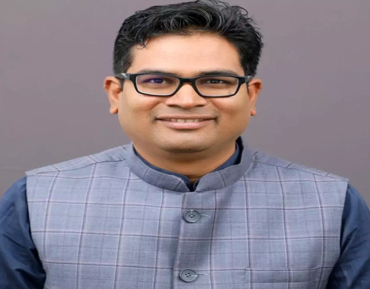 आवास एवं पर्यावरण मंत्री ओ. पी. चौधरी की बड़ी घोषणा: छत्तीसगढ़ गृह निर्माण मंडल की OTS-2 योजना को मिली ऐतिहासिक सफलता — 139.47 करोड़ रुपए की 920 संपत्तियों का हुआ विक्रय….