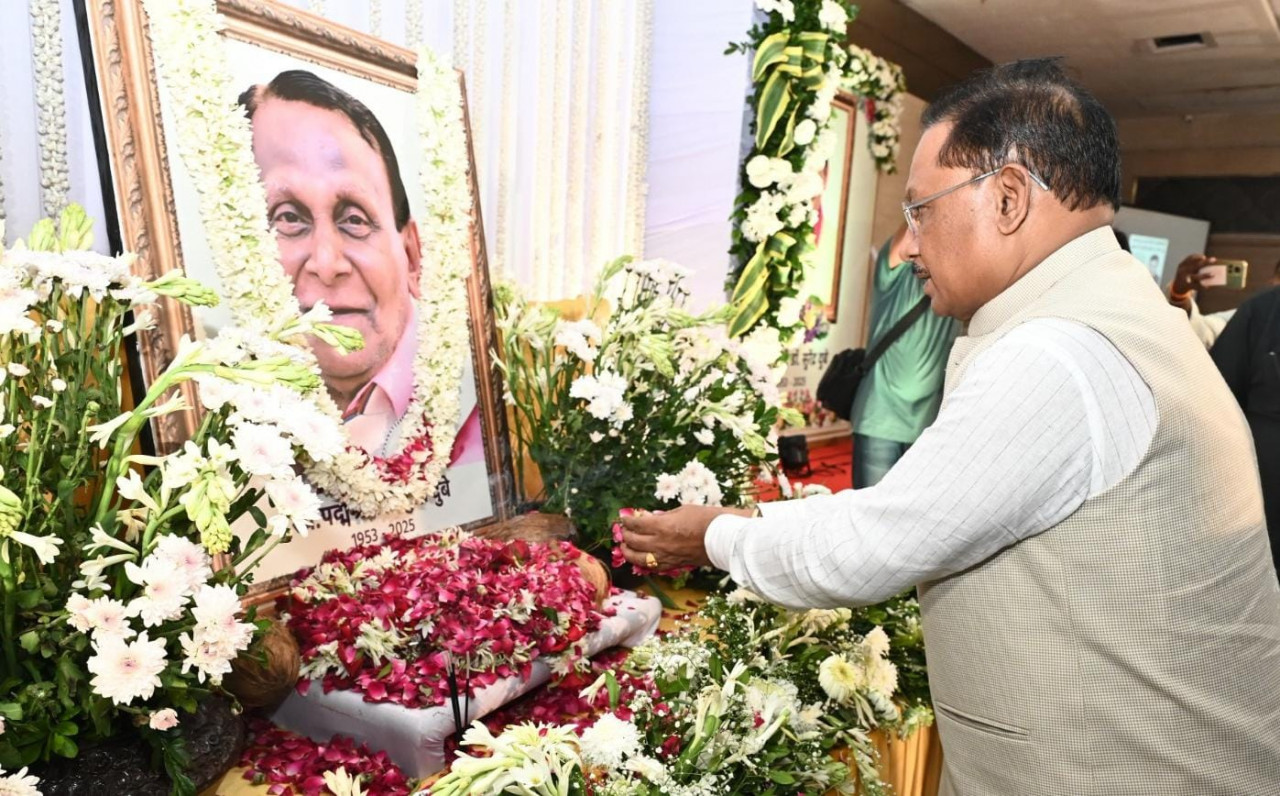 CG NEWS: मुख्यमंत्री विष्णुदेव साय ने पद्मश्री डॉ. सुरेंद्र दुबे को अर्पित की श्रद्धांजलि…