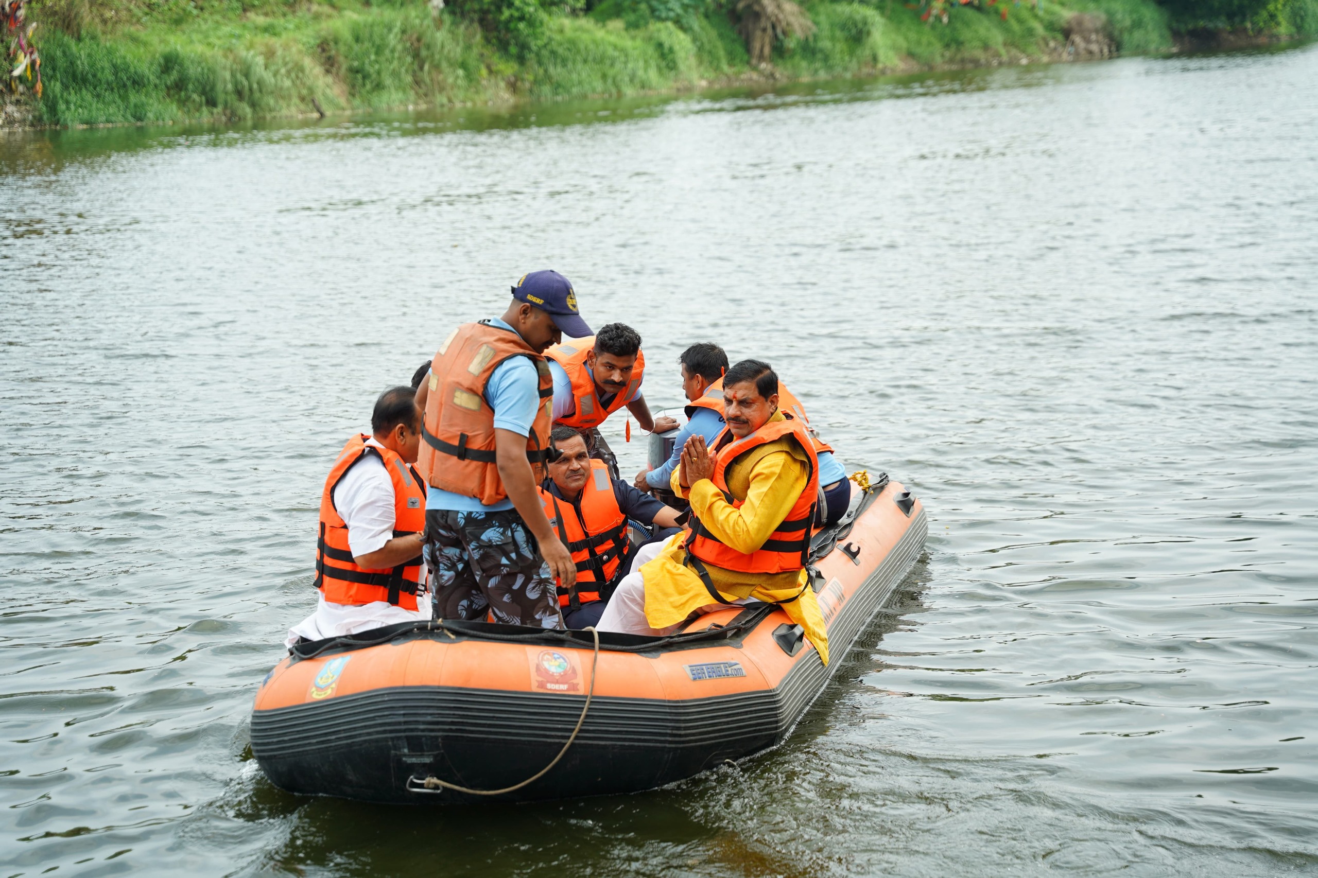 MP NEWS: मुख्यमंत्री डॉ. यादव ने क्षिप्रा नदी पर निर्माणाधीन घाटों का जायजा लिया…