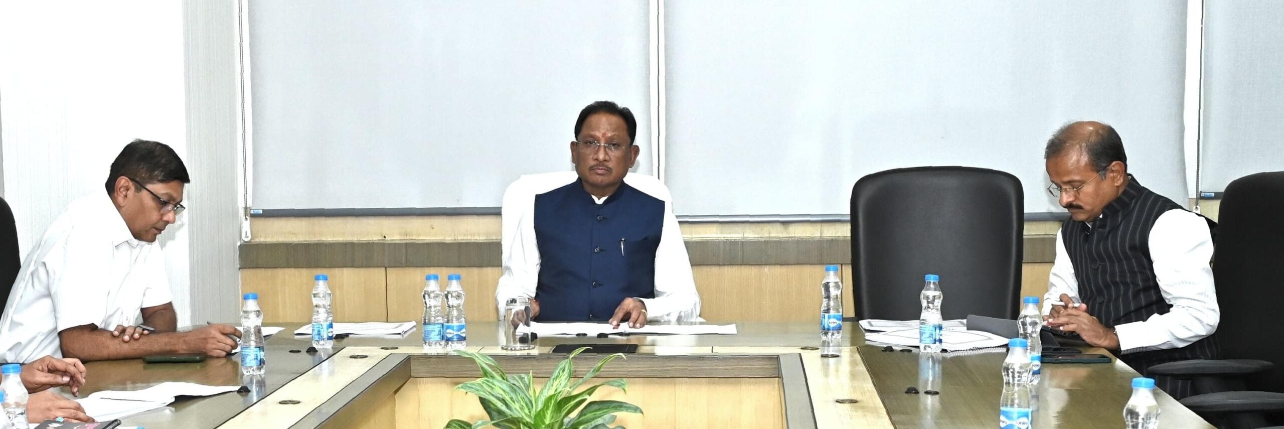 CG NEWS: मुख्यमंत्री विष्णु देव साय ने खाद की उपलब्धता को लेकर उच्च स्तरीय समीक्षा बैठक में अधिकारियों को दिए सख्त निर्देश….