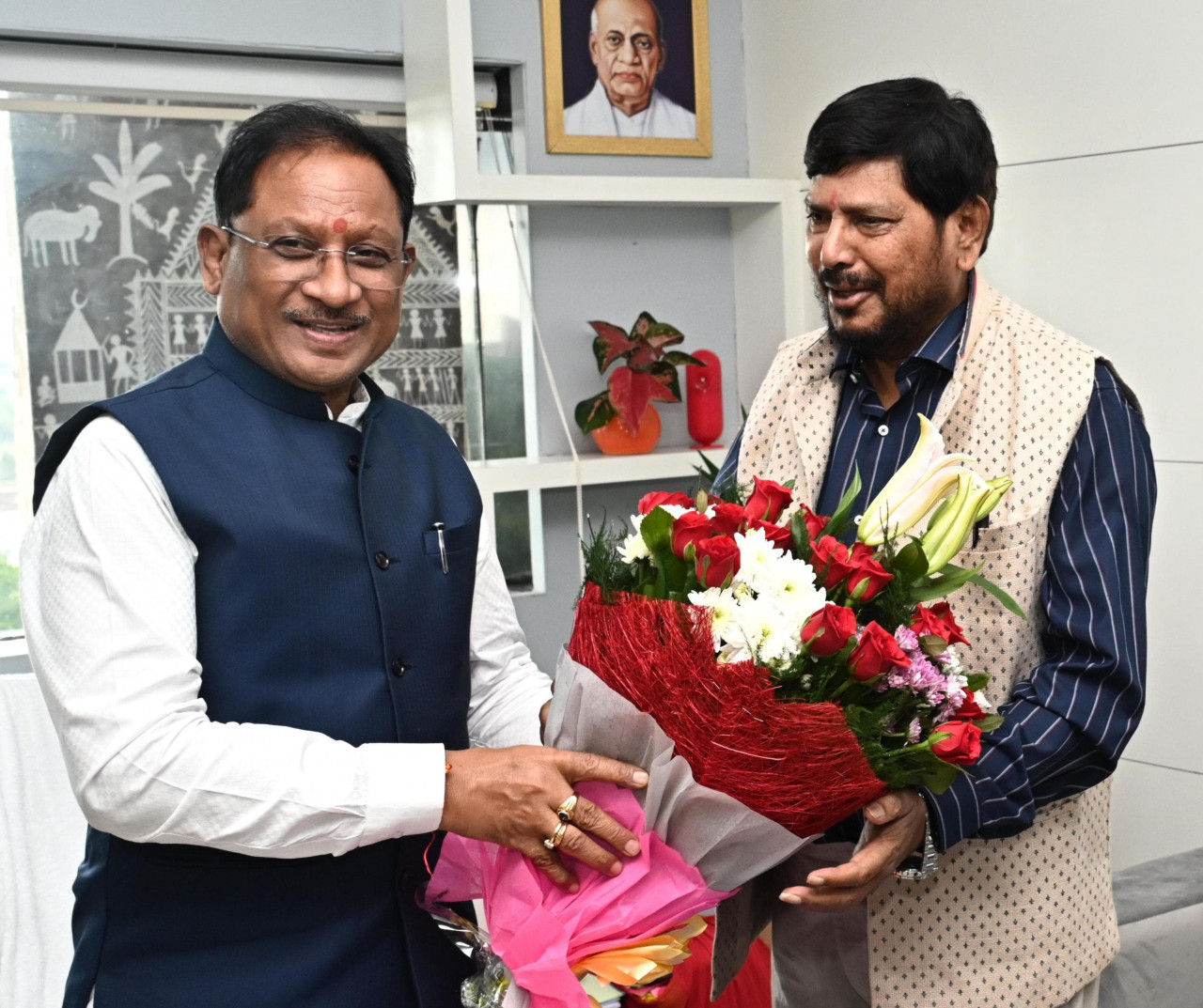 CG NEWS: मुख्यमंत्री विष्णु देव साय से केंद्रीय मंत्री रामदास अठावले की भेंट, सामाजिक न्याय योजनाओं पर हुई चर्चा…