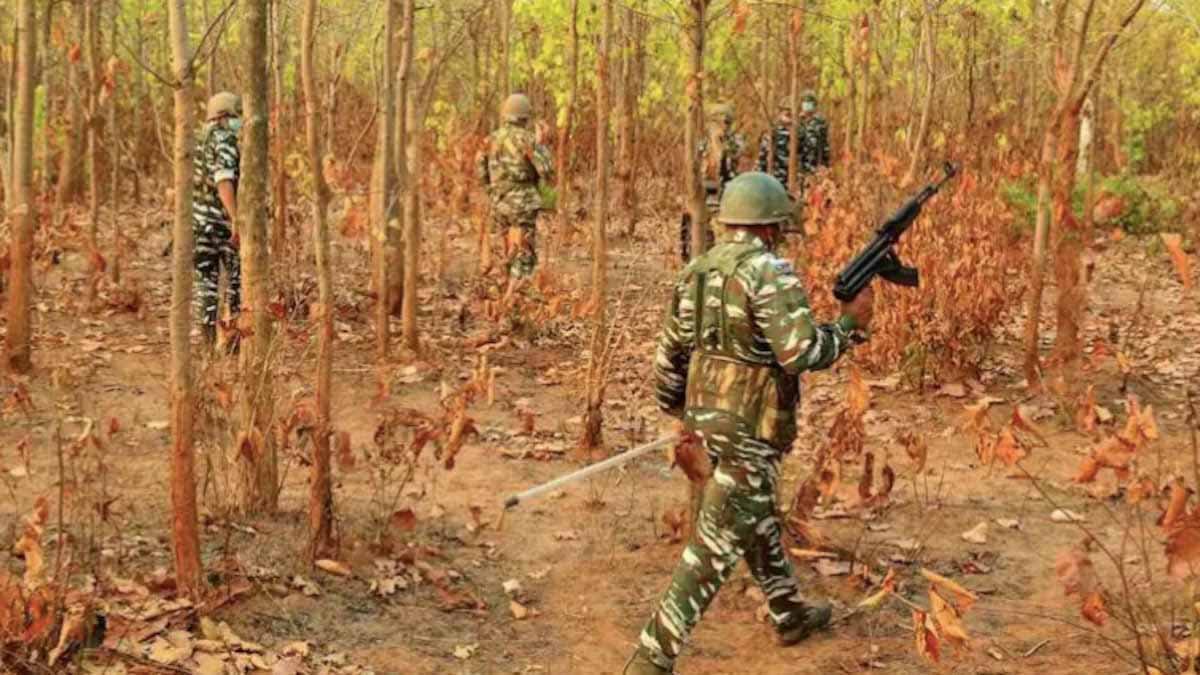 सुरक्षाबलों को मिली बड़ी सफलता, नारायणपुर में एनकाउटंर में 6 माओवादी ढेर, बड़ी संख्या में हथियार बरामद