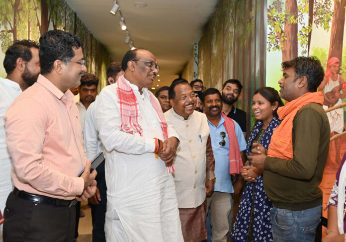 केन्द्रीय मंत्री दुर्गा दास उइके ने किया छत्तीसगढ़ जनजातीय संग्रहालय का अवलोकन, आदिवासी संस्कृति के संरक्षण की सराहना की….