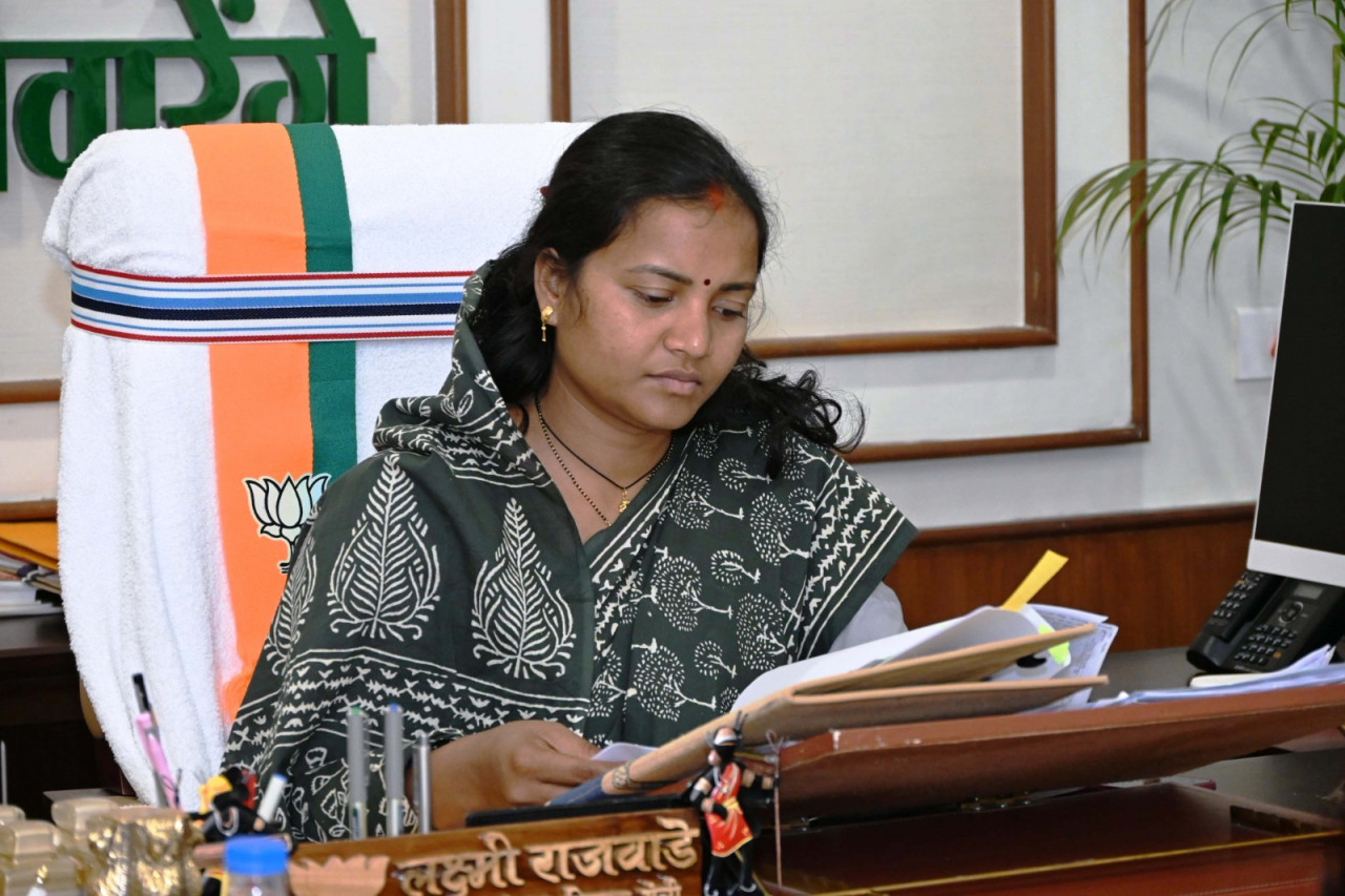 महिला एवं बाल विकास मंत्री श्रीमती लक्ष्मी राजवाड़े के प्रयास से इस जिले को मिली सड़कों की सौगात…