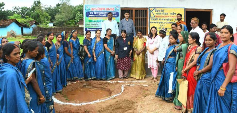 ‘मोर गांव मोर पानी’ बना जल संरक्षण का ऐतिहासिक जनांदोलन, इस जिले में 1.22 लाख सोख्ता गड्ढों के निर्माण से बना वर्ल्ड रिकॉर्ड….