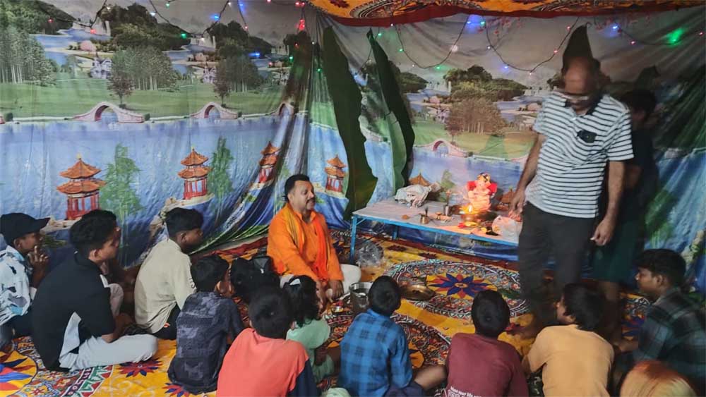 एकलव्य छात्रावास में गणेश उत्सव का भव्य आयोजन एकलव्य छात्रावास में गणेश उत्सव का भव्य आयोजन