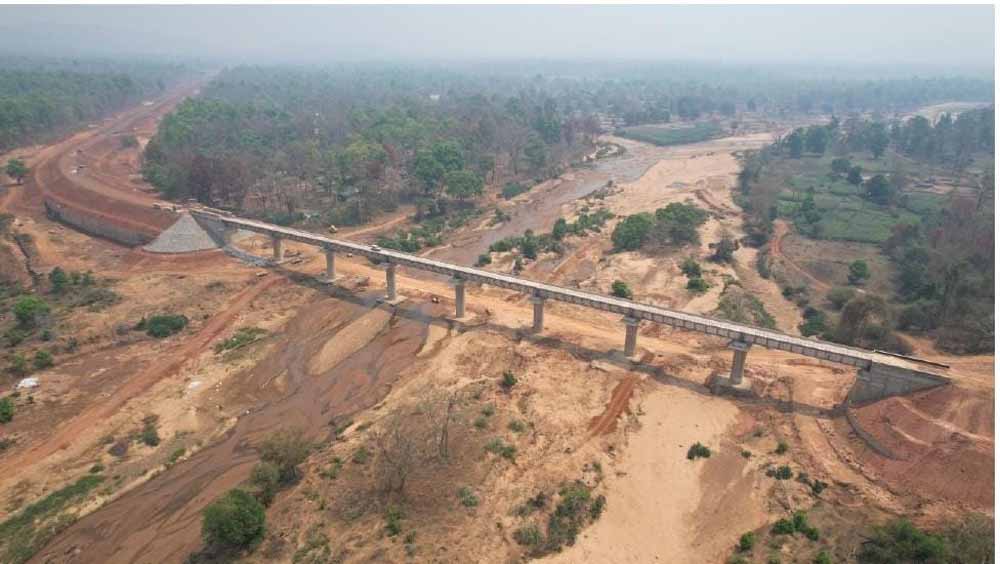 बस्तर के विकास में एक और क्रांतिकारी कदम, दल्लीराजहरा–रावघाट रेल परियोजना दिसंबर तक होगी पूरी