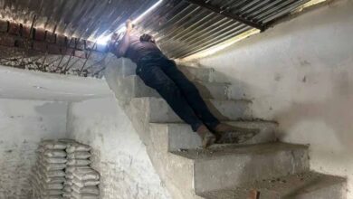 दुकान में सनसनी : संदिग्ध हालात में युवक की लाश मिलने से हड़कंप, परिजनों ने कहा- हत्या हुई है