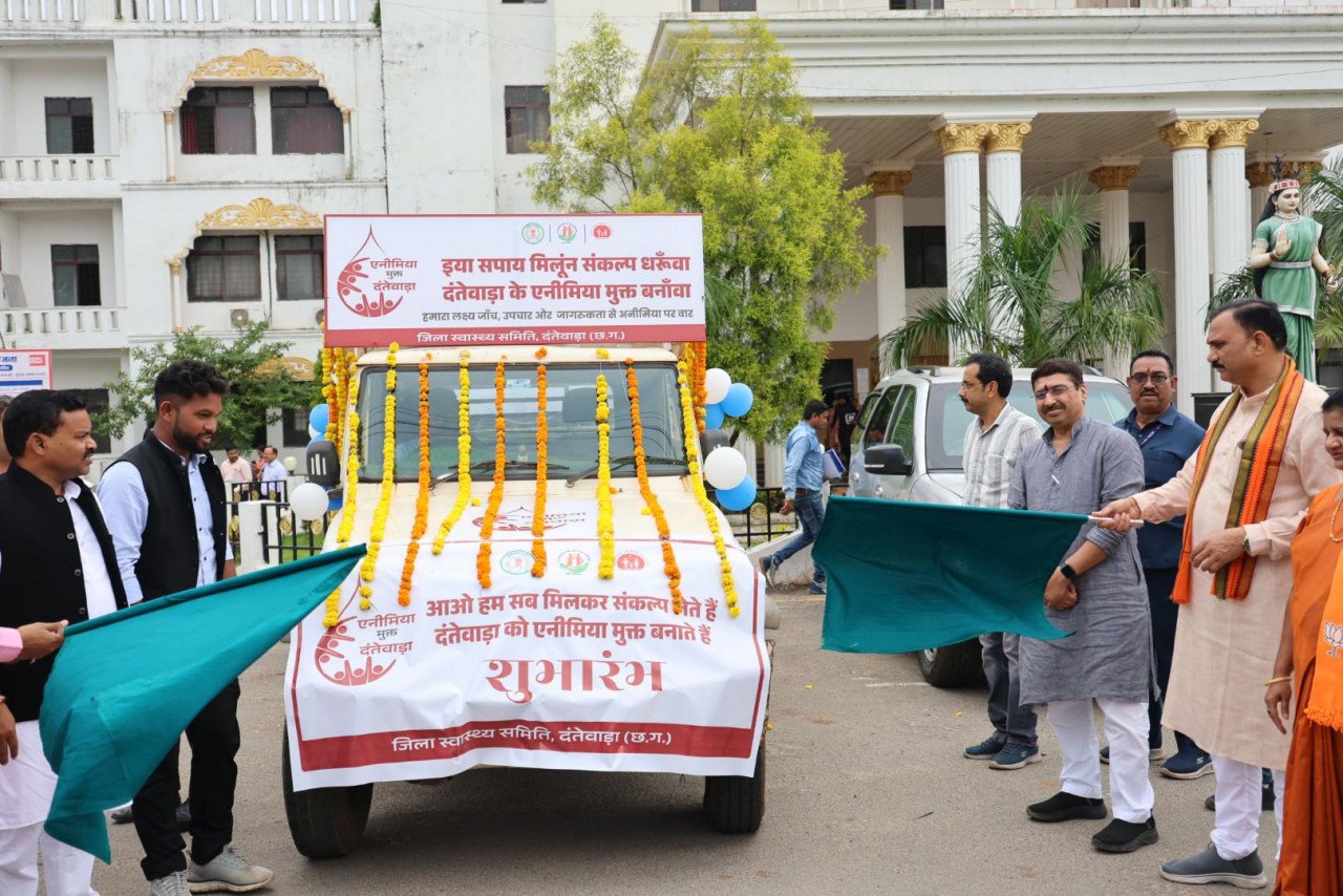 स्वास्थ्य मंत्री श्याम बिहारी जायसवाल ने दंतेवाड़ा में एनीमिया मुक्त रथ को हरी झंडी दिखाकर किया शुभारंभ…. स्वास्थ्य मंत्री श्याम बिहारी जायसवाल ने दंतेवाड़ा में एनीमिया मुक्त रथ को हरी झंडी दिखाकर किया शुभारंभ….