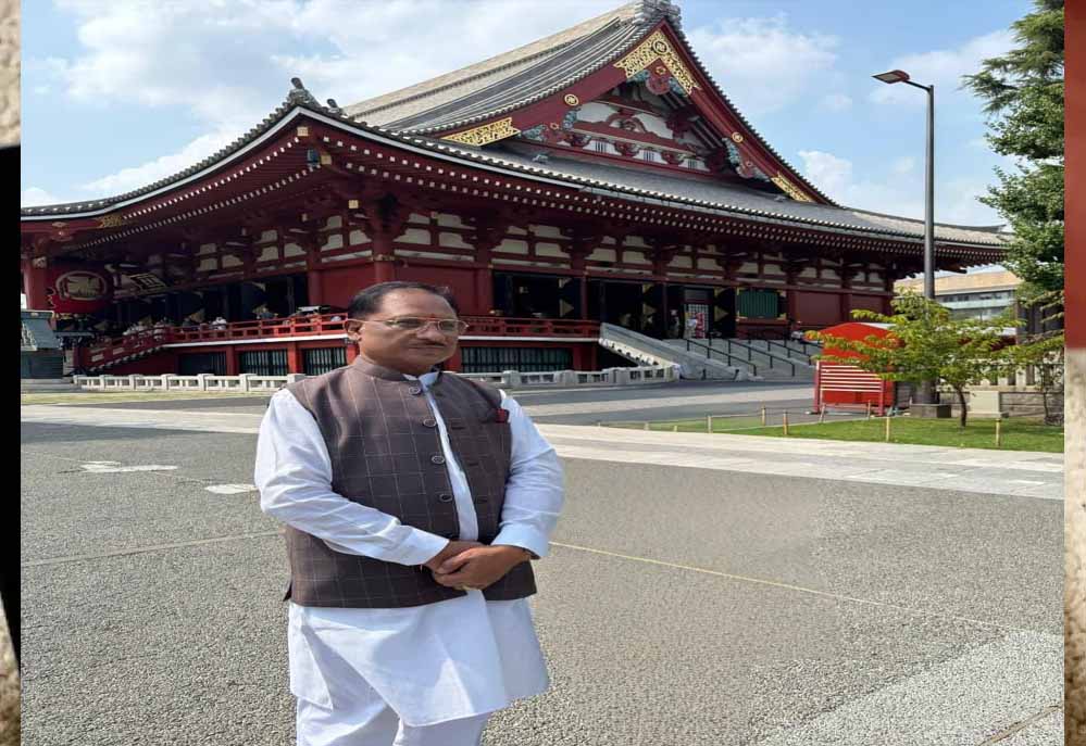 रायपुर : मुख्यमंत्री साय ने जापान पहुंचने के बाद सबसे पहले टोक्यो स्थित ऐतिहासिक असाकुसा मंदिर में की पूजा-अर्चना